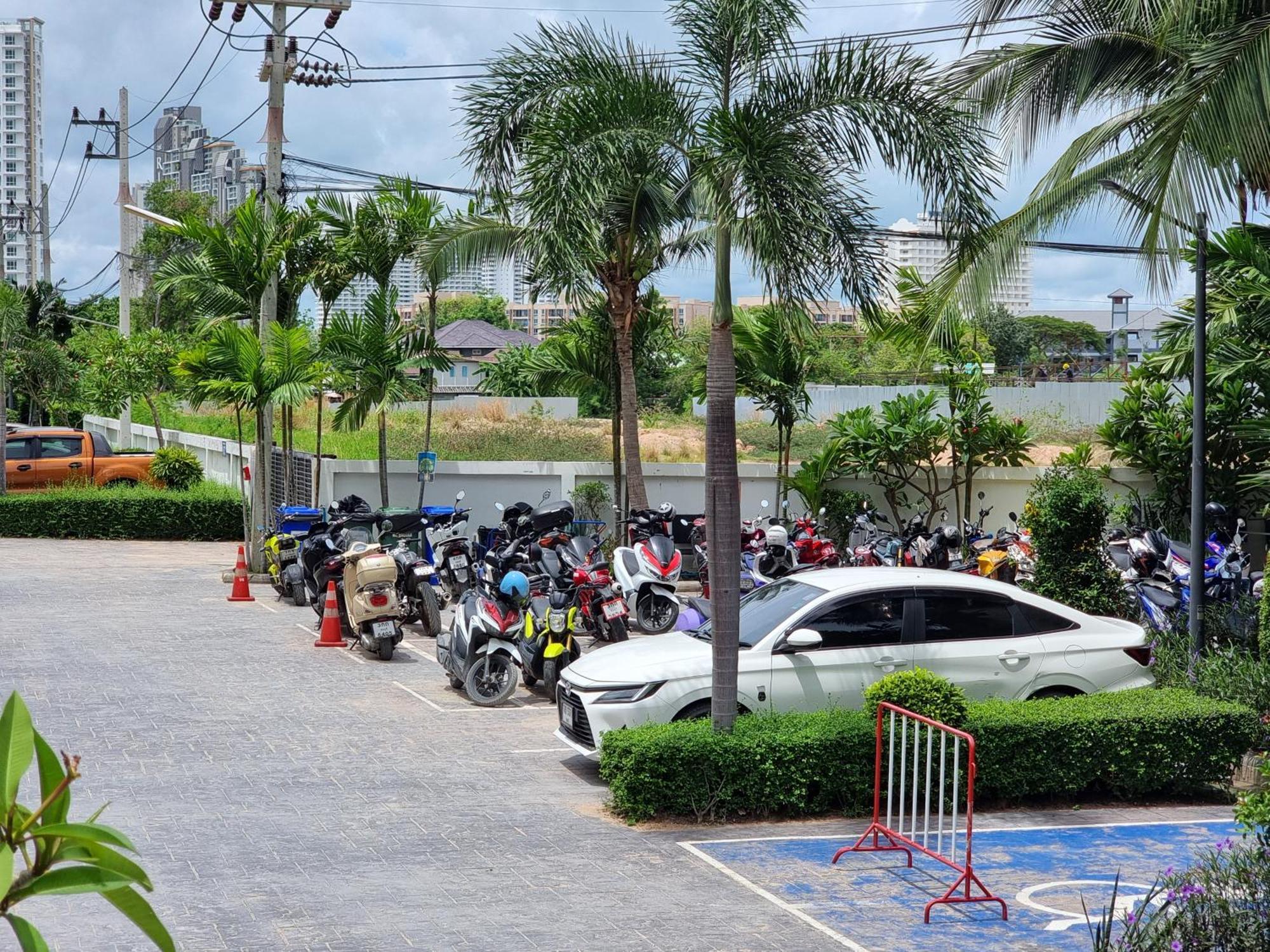 Laguna Beach Condo Resort 3 Maldives Pattaya Pool View ลากูน่า บีช คอนโด รีสอร์ต 3 พัทยา Jomtien Beach Exteriör bild